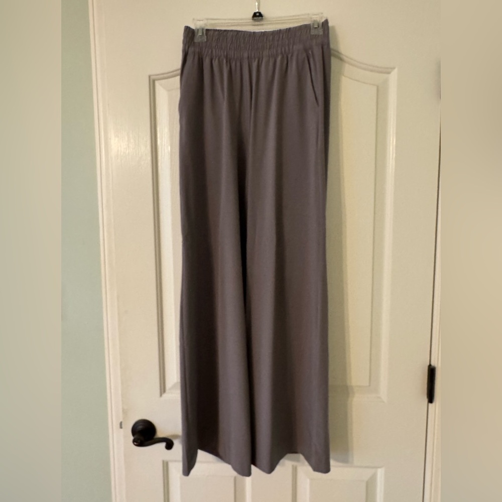 NWOT Vuori Villa Wide Leg Pant
